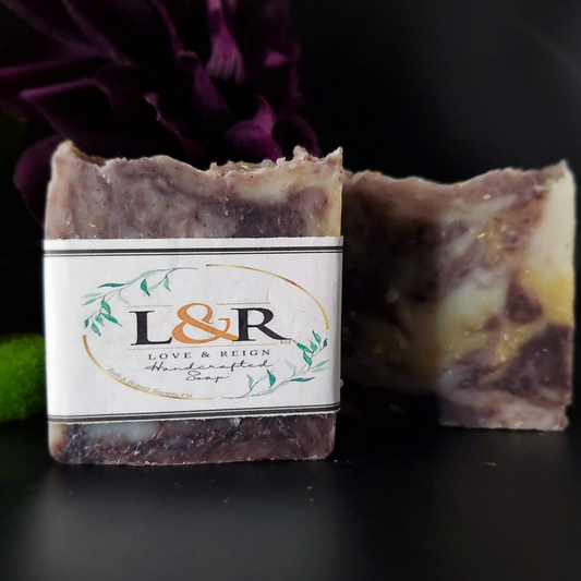 Lavender and Lemon soap is a scented with a lavender and  lemon essential oil blend. Topped with chamomile and lavender petals. Made with plant based ingredients. Great for total body care.