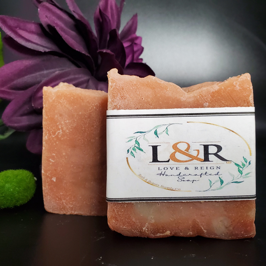 Wildcrafted Irish Seamoss Soap. Rich lather. Naturally moisturizing.